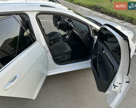 Белый Фольксваген Гольф, объемом двигателя 1.97 л и пробегом 182 тыс. км за 16150 $, фото 41 на Automoto.ua