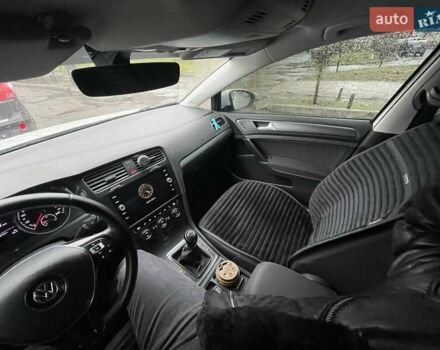 Білий Фольксваген Гольф, об'ємом двигуна 1.6 л та пробігом 279 тис. км за 12200 $, фото 2 на Automoto.ua