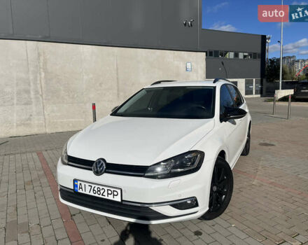 Белый Фольксваген Гольф, объемом двигателя 1.97 л и пробегом 216 тыс. км за 16900 $, фото 2 на Automoto.ua