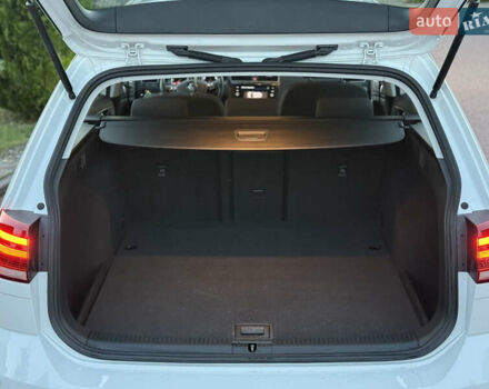 Белый Фольксваген Гольф, объемом двигателя 1.6 л и пробегом 240 тыс. км за 13200 $, фото 60 на Automoto.ua