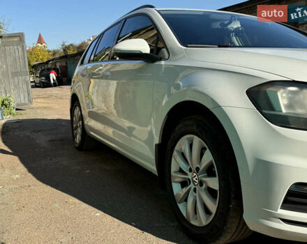 Белый Фольксваген Гольф, объемом двигателя 2 л и пробегом 206 тыс. км за 13800 $, фото 5 на Automoto.ua