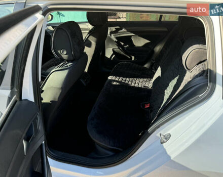 Белый Фольксваген Гольф, объемом двигателя 2 л и пробегом 206 тыс. км за 13800 $, фото 21 на Automoto.ua