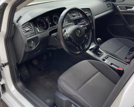 Белый Фольксваген Гольф, объемом двигателя 1.6 л и пробегом 232 тыс. км за 12500 $, фото 16 на Automoto.ua