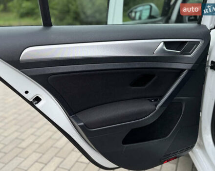 Белый Фольксваген Гольф, объемом двигателя 1.6 л и пробегом 206 тыс. км за 12999 $, фото 34 на Automoto.ua