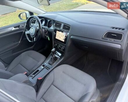 Белый Фольксваген Гольф, объемом двигателя 1.6 л и пробегом 182 тыс. км за 13950 $, фото 22 на Automoto.ua