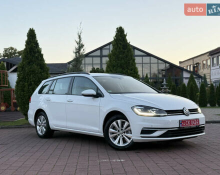 Белый Фольксваген Гольф, объемом двигателя 1.6 л и пробегом 240 тыс. км за 13200 $, фото 7 на Automoto.ua