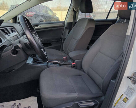 Білий Фольксваген Гольф, об'ємом двигуна 1.8 л та пробігом 183 тис. км за 9750 $, фото 28 на Automoto.ua