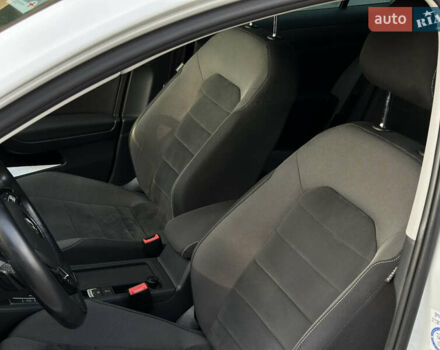 Білий Фольксваген Гольф, об'ємом двигуна 1.97 л та пробігом 290 тис. км за 15499 $, фото 22 на Automoto.ua