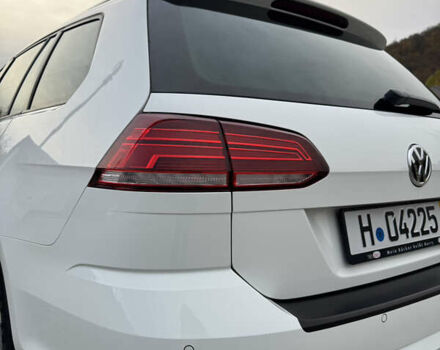 Белый Фольксваген Гольф, объемом двигателя 1.6 л и пробегом 236 тыс. км за 13200 $, фото 11 на Automoto.ua