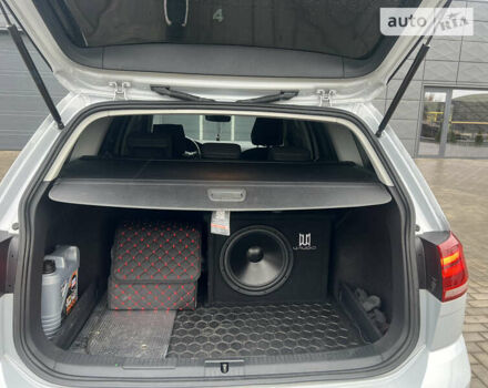 Белый Фольксваген Гольф, объемом двигателя 1.6 л и пробегом 301 тыс. км за 12900 $, фото 11 на Automoto.ua