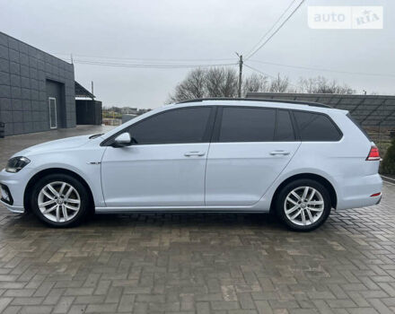 Белый Фольксваген Гольф, объемом двигателя 1.6 л и пробегом 301 тыс. км за 12900 $, фото 5 на Automoto.ua