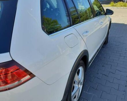 Белый Фольксваген Гольф, объемом двигателя 2 л и пробегом 233 тыс. км за 17300 $, фото 4 на Automoto.ua