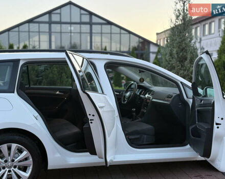 Белый Фольксваген Гольф, объемом двигателя 1.6 л и пробегом 240 тыс. км за 13200 $, фото 52 на Automoto.ua