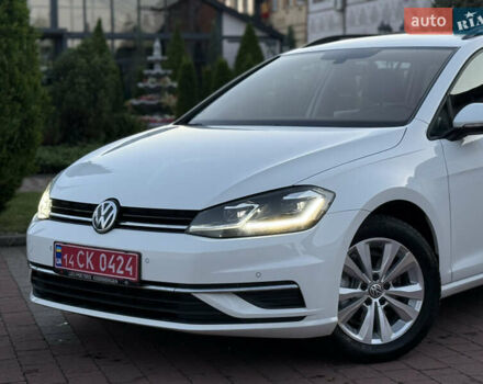 Белый Фольксваген Гольф, объемом двигателя 1.6 л и пробегом 240 тыс. км за 13200 $, фото 1 на Automoto.ua
