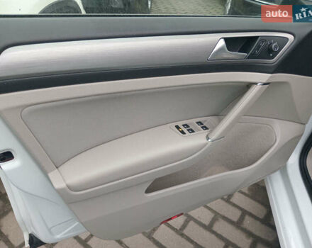 Белый Фольксваген Гольф, объемом двигателя 1.8 л и пробегом 167 тыс. км за 9750 $, фото 13 на Automoto.ua