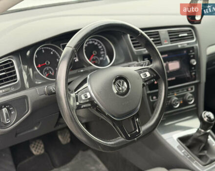 Белый Фольксваген Гольф, объемом двигателя 1.6 л и пробегом 262 тыс. км за 13350 $, фото 17 на Automoto.ua