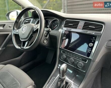 Белый Фольксваген Гольф, объемом двигателя 2 л и пробегом 209 тыс. км за 15500 $, фото 46 на Automoto.ua