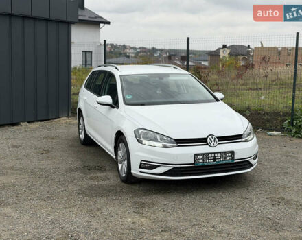 Белый Фольксваген Гольф, объемом двигателя 1.6 л и пробегом 262 тыс. км за 13350 $, фото 8 на Automoto.ua