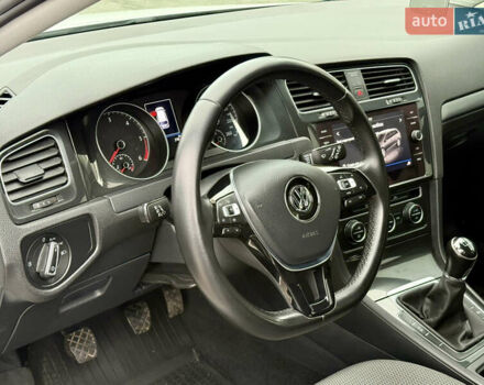 Білий Фольксваген Гольф, об'ємом двигуна 1.6 л та пробігом 217 тис. км за 12800 $, фото 29 на Automoto.ua