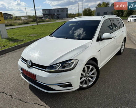 Белый Фольксваген Гольф, объемом двигателя 1.97 л и пробегом 280 тыс. км за 15850 $, фото 1 на Automoto.ua