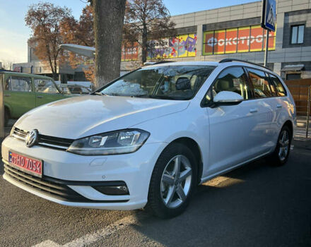 Белый Фольксваген Гольф, объемом двигателя 1.6 л и пробегом 273 тыс. км за 13600 $, фото 2 на Automoto.ua