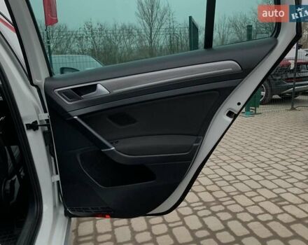 Белый Фольксваген Гольф, объемом двигателя 2 л и пробегом 235 тыс. км за 17555 $, фото 31 на Automoto.ua