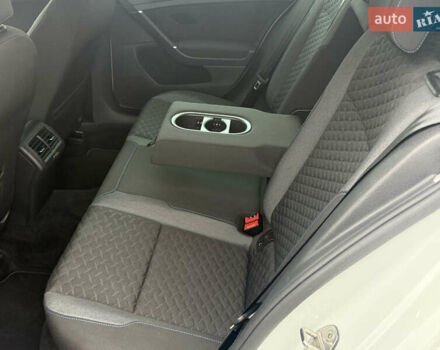 Белый Фольксваген Гольф, объемом двигателя 2 л и пробегом 184 тыс. км за 15250 $, фото 42 на Automoto.ua