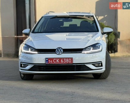Белый Фольксваген Гольф, объемом двигателя 1.6 л и пробегом 166 тыс. км за 14250 $, фото 1 на Automoto.ua