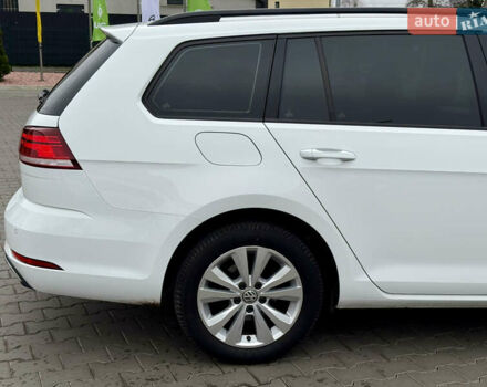 Білий Фольксваген Гольф, об'ємом двигуна 1.6 л та пробігом 217 тис. км за 12800 $, фото 23 на Automoto.ua