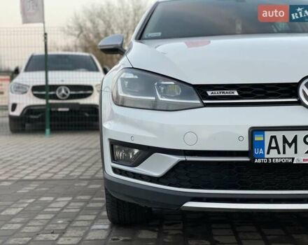 Белый Фольксваген Гольф, объемом двигателя 2 л и пробегом 235 тыс. км за 17555 $, фото 8 на Automoto.ua