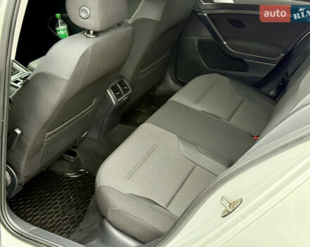 Білий Фольксваген Гольф, об'ємом двигуна 1.6 л та пробігом 217 тис. км за 12800 $, фото 38 на Automoto.ua