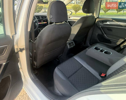 Белый Фольксваген Гольф, объемом двигателя 1.6 л и пробегом 166 тыс. км за 14250 $, фото 63 на Automoto.ua