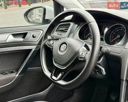 Білий Фольксваген Гольф, об'ємом двигуна 1.6 л та пробігом 217 тис. км за 12800 $, фото 31 на Automoto.ua