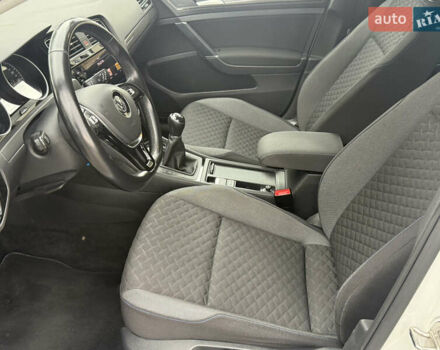 Белый Фольксваген Гольф, объемом двигателя 2 л и пробегом 184 тыс. км за 15250 $, фото 38 на Automoto.ua