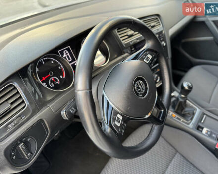 Белый Фольксваген Гольф, объемом двигателя 1.6 л и пробегом 195 тыс. км за 13499 $, фото 25 на Automoto.ua