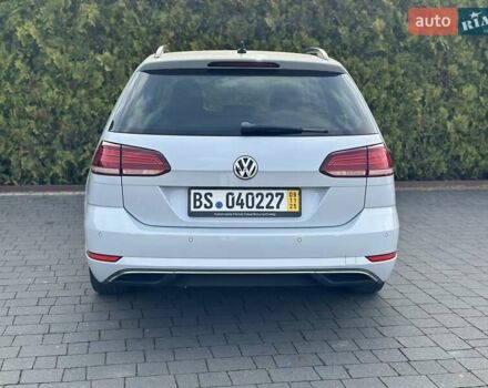 Белый Фольксваген Гольф, объемом двигателя 2 л и пробегом 209 тыс. км за 15500 $, фото 7 на Automoto.ua