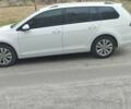 Белый Фольксваген Гольф, объемом двигателя 1.6 л и пробегом 227 тыс. км за 16494 $, фото 1 на Automoto.ua