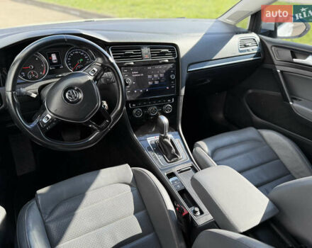 Белый Фольксваген Гольф, объемом двигателя 1.97 л и пробегом 280 тыс. км за 15850 $, фото 9 на Automoto.ua