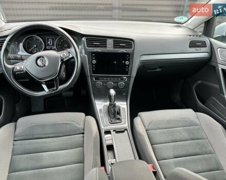 Белый Фольксваген Гольф, объемом двигателя 2 л и пробегом 209 тыс. км за 15500 $, фото 24 на Automoto.ua