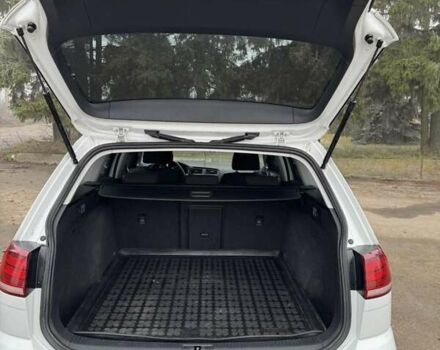 Белый Фольксваген Гольф, объемом двигателя 1.6 л и пробегом 218 тыс. км за 13200 $, фото 5 на Automoto.ua