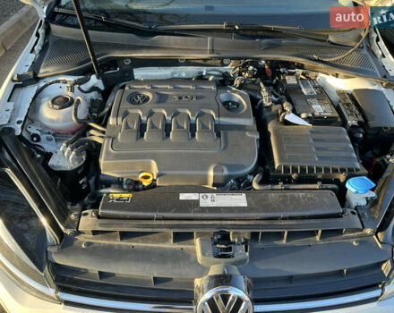 Белый Фольксваген Гольф, объемом двигателя 1.6 л и пробегом 273 тыс. км за 13600 $, фото 17 на Automoto.ua