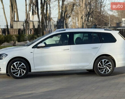 Белый Фольксваген Гольф, объемом двигателя 1.6 л и пробегом 166 тыс. км за 14250 $, фото 8 на Automoto.ua