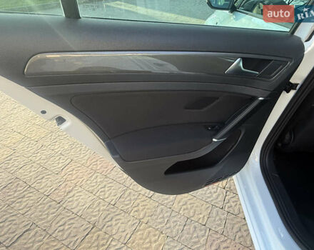 Белый Фольксваген Гольф, объемом двигателя 1.6 л и пробегом 166 тыс. км за 14250 $, фото 65 на Automoto.ua