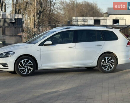 Белый Фольксваген Гольф, объемом двигателя 1.6 л и пробегом 166 тыс. км за 14250 $, фото 7 на Automoto.ua