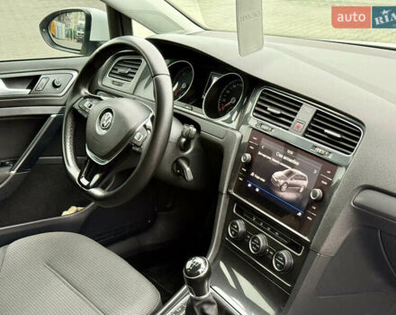 Білий Фольксваген Гольф, об'ємом двигуна 1.6 л та пробігом 217 тис. км за 12800 $, фото 30 на Automoto.ua