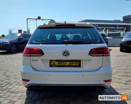 Белый Фольксваген Гольф, объемом двигателя 2 л и пробегом 226 тыс. км за 16600 $, фото 3 на Automoto.ua