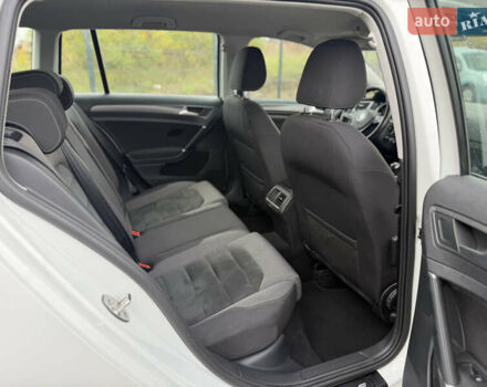 Белый Фольксваген Гольф, объемом двигателя 1.6 л и пробегом 262 тыс. км за 13350 $, фото 22 на Automoto.ua