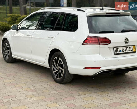 Белый Фольксваген Гольф, объемом двигателя 2 л и пробегом 184 тыс. км за 15250 $, фото 12 на Automoto.ua