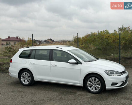 Белый Фольксваген Гольф, объемом двигателя 1.6 л и пробегом 262 тыс. км за 13350 $, фото 10 на Automoto.ua