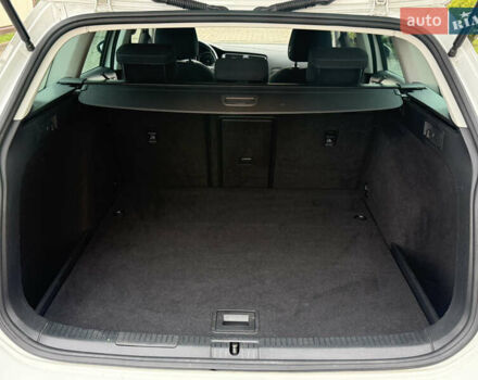 Белый Фольксваген Гольф, объемом двигателя 2 л и пробегом 184 тыс. км за 15250 $, фото 43 на Automoto.ua